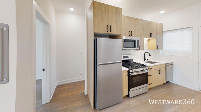 Building Photo - 6211 N Glenwood Ave