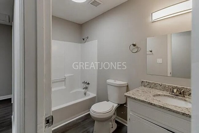 Building Photo - 3175 Wells Pl