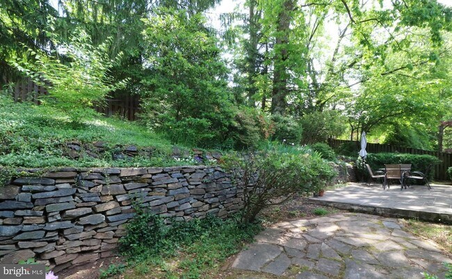 Building Photo - 6703 Rannoch Rd