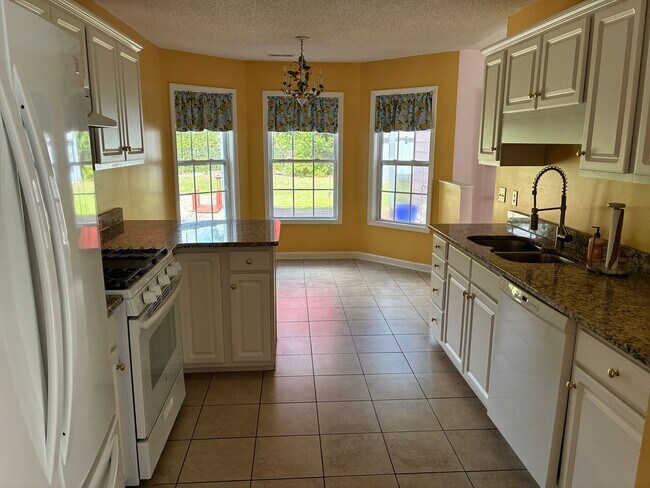 Building Photo - 3 Bedroom 2 Bath Home in Carolina Shores