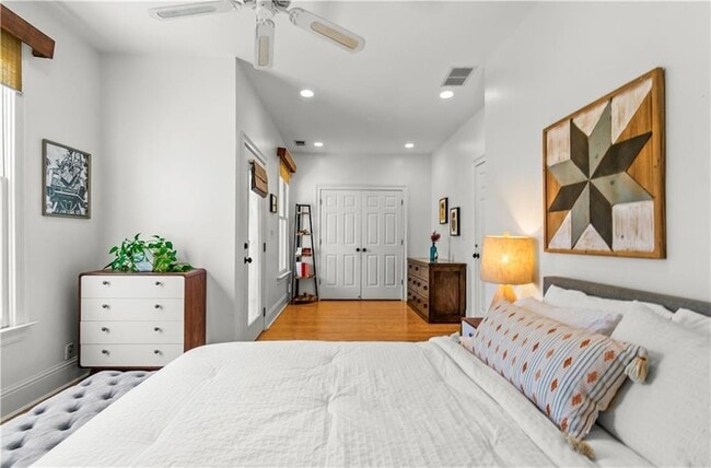 Building Photo - 565 Harold Ave NE