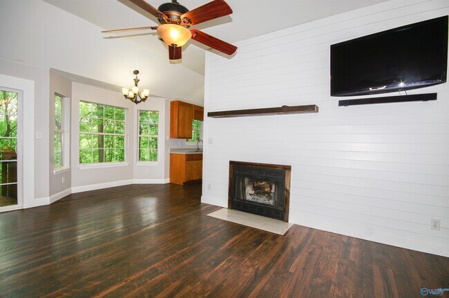 Building Photo - 127 Rebecca Pines Dr