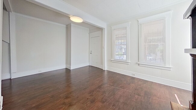 Building Photo - Adorable Remodeled 2Bed Unit in Springfield!