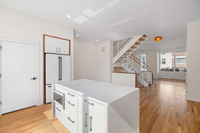 Building Photo - 223 S Stafford Ave