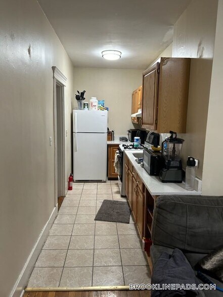 Building Photo - 16 Fuller St