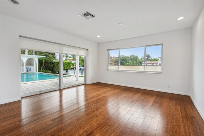 Building Photo - 40 Isla Bahia Dr