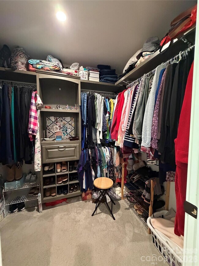 Building Photo - 163 Beacon Dr