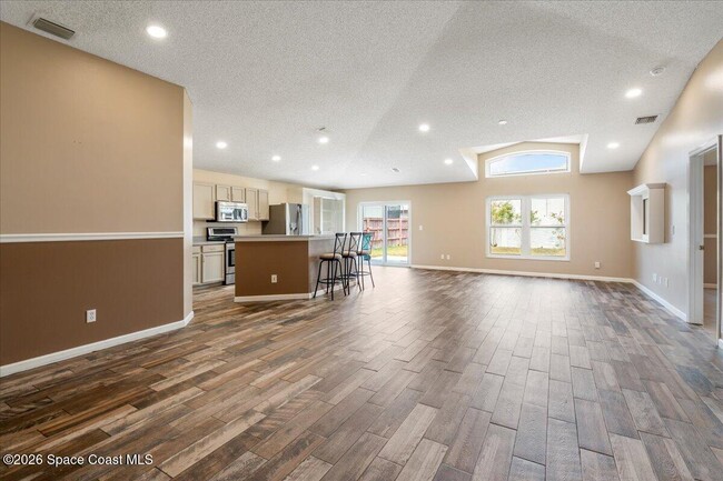 Building Photo - 2667 Deercroft Dr