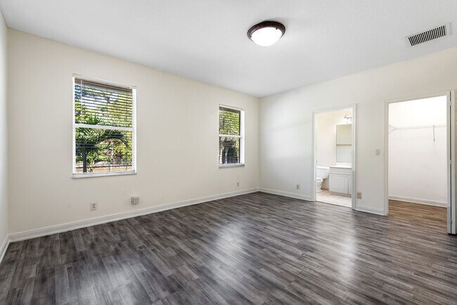 Building Photo - 13577 52nd Ct N