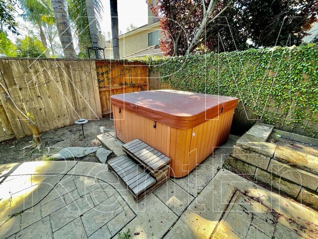 Building Photo - 5879 Riverbank Cir