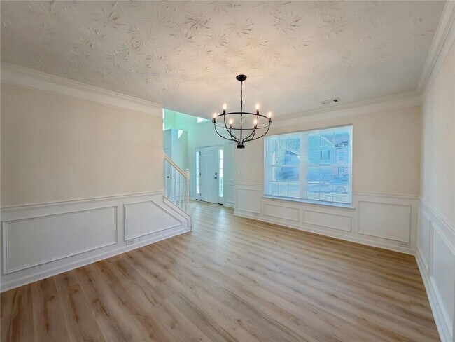 Building Photo - 2770 Austin Ridge Dr NE