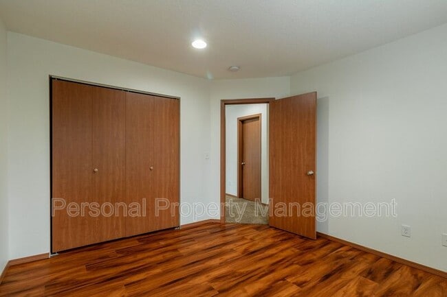 Building Photo - 3604 NE 81st Cir