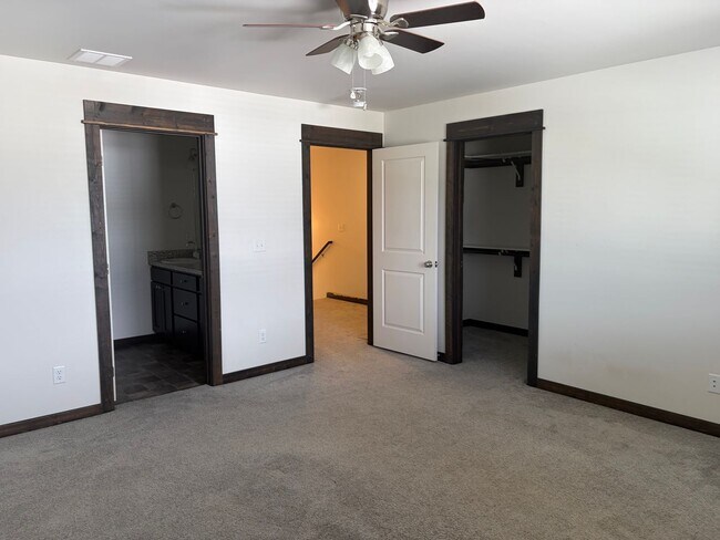 Building Photo - 1516 Butler Creek Ave