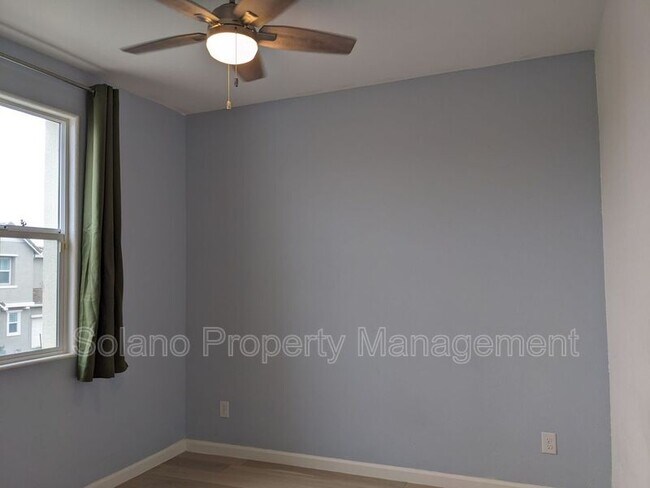Building Photo - 537 Lavender Dr