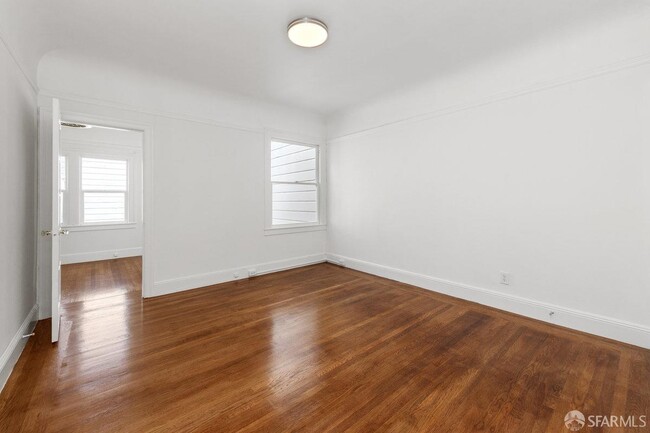 Building Photo - 3514 Divisadero St