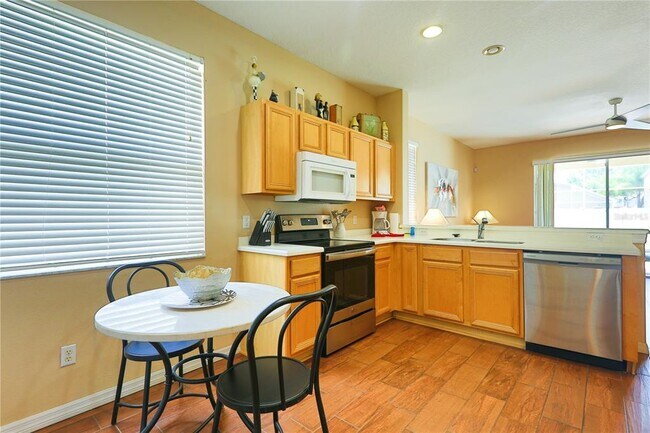 Building Photo - 331 Henley Cir