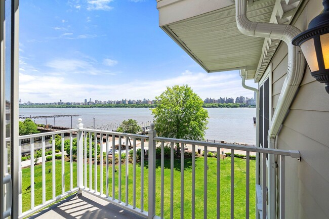 Building Photo - 500 Fulton Ct