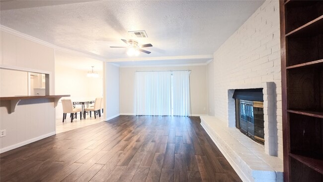 Building Photo - 2027 Whispering Springs Dr