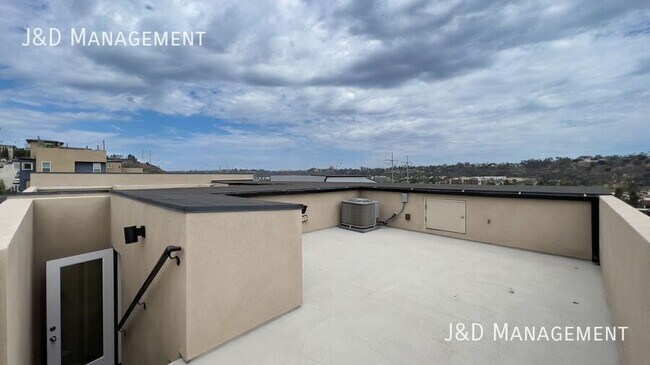 Building Photo - 1136 Fresno St