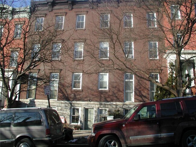 Building Photo - 100 Bowen St