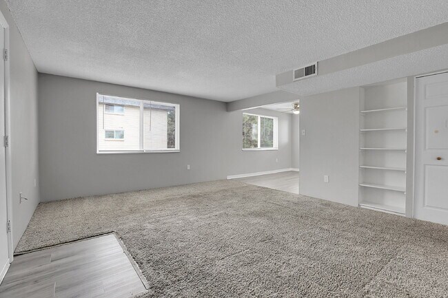 Building Photo - $1,650.00 - HALF OFF First Month's Rent - 3 Bedrooms, 2 Bathrooms, Condo in Lakewood with Onsite ...