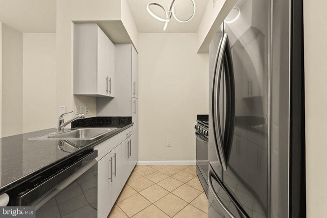 Building Photo - 1021 N Garfield St