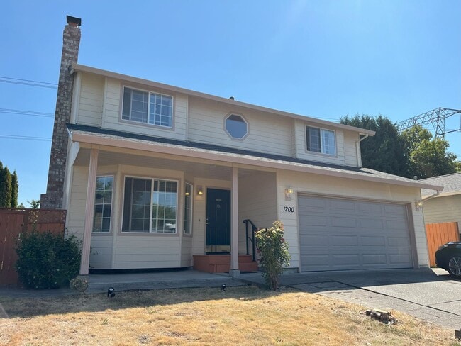 Building Photo - Spacious 4-Bedroom, 2.5-Bathroom Home with...