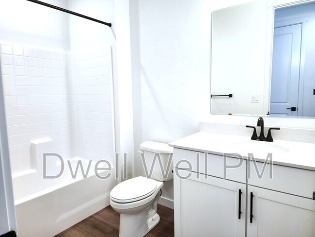 Building Photo - 362 N Lagrasse Ln