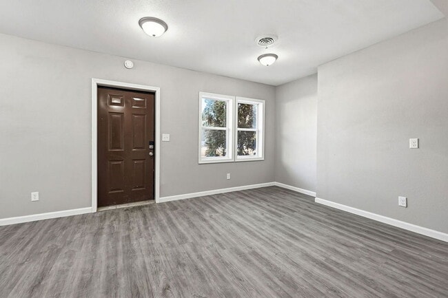 Building Photo - 313 Novak St