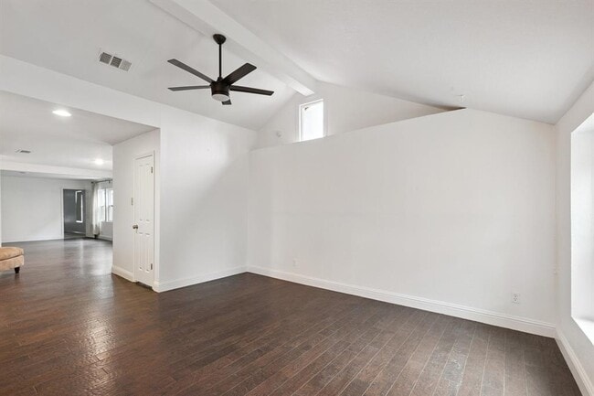 Building Photo - 2814 Gonzales St