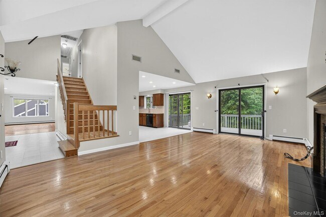 Building Photo - 28 Lakeview Dr
