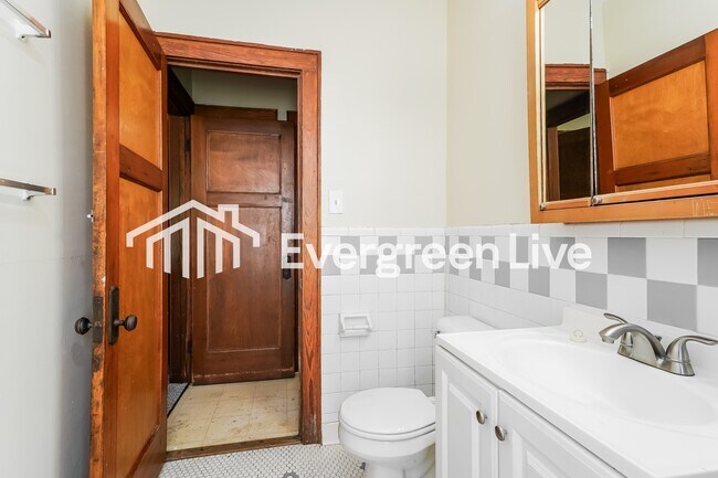 Building Photo - 2523 N 50th St