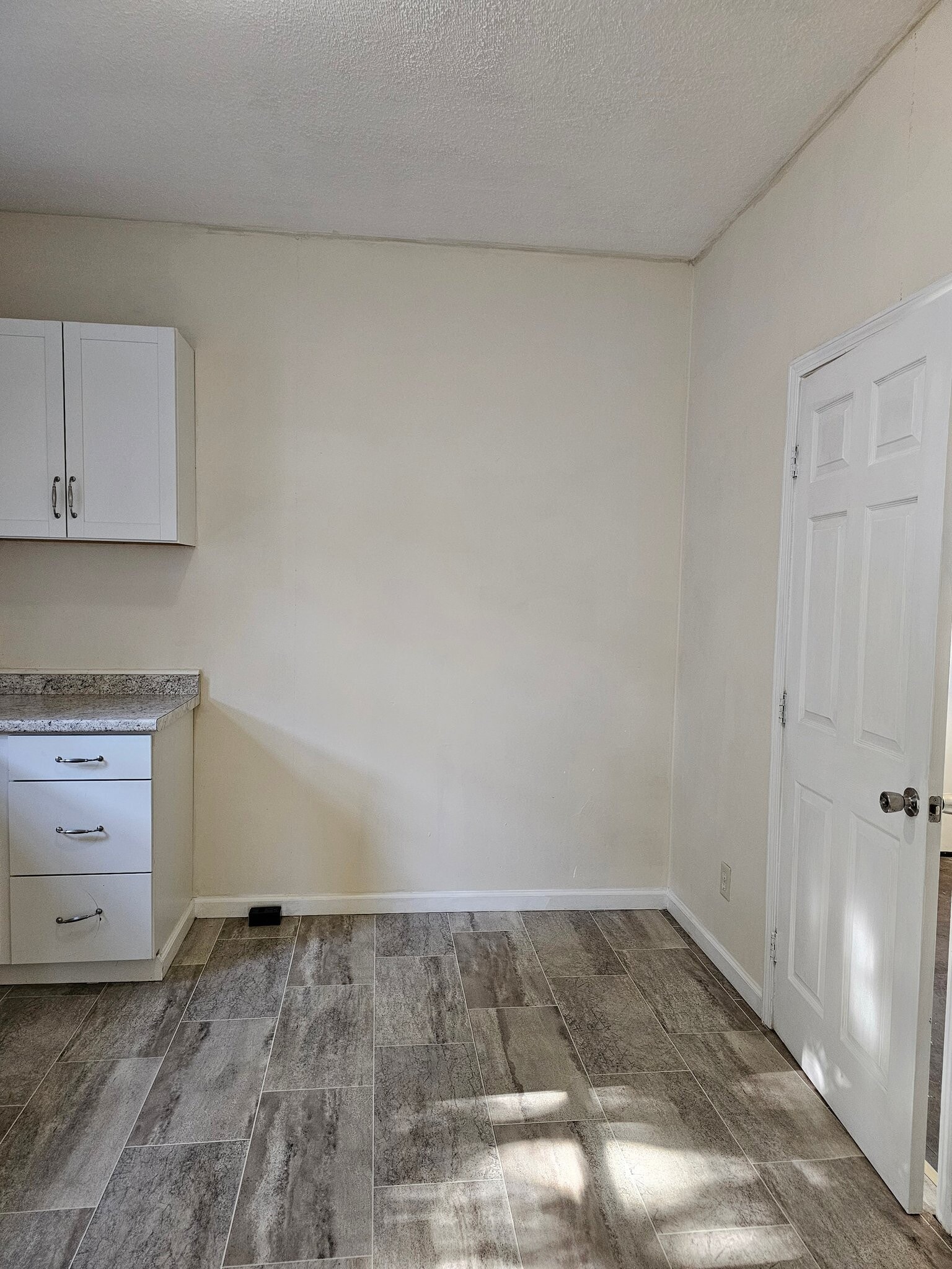Building Photo - 3121 Canterbury Dr
