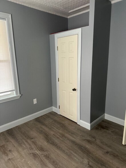 Bedroom 2 - 6 Winthrop St