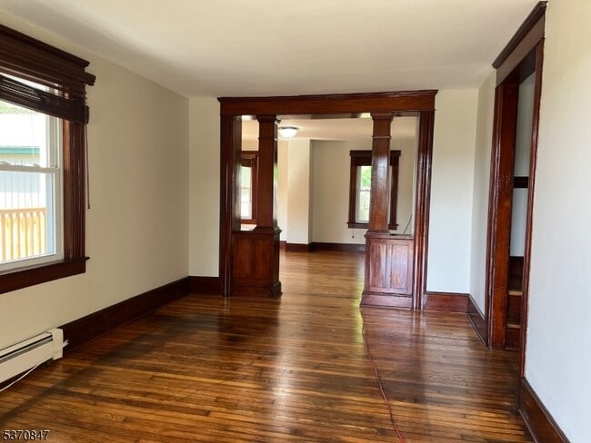 Building Photo - 2 Woodport Rd
