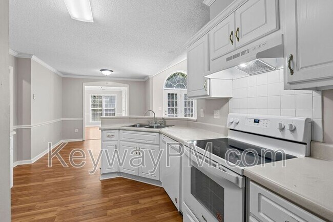 Building Photo - 3920 Nantucket Cir