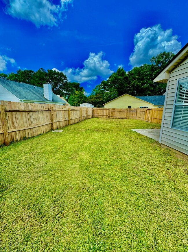 Building Photo - Charming two bedroom, two bathroom home at The Lakes in North Charleston!