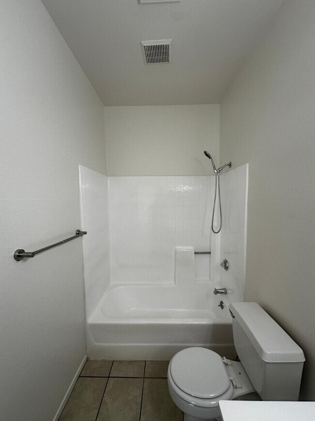 Building Photo - 4343 Whitsett Ave