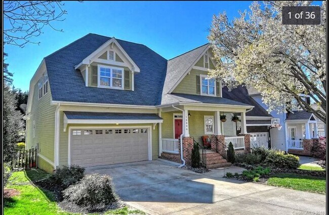 Building Photo - Tradition View