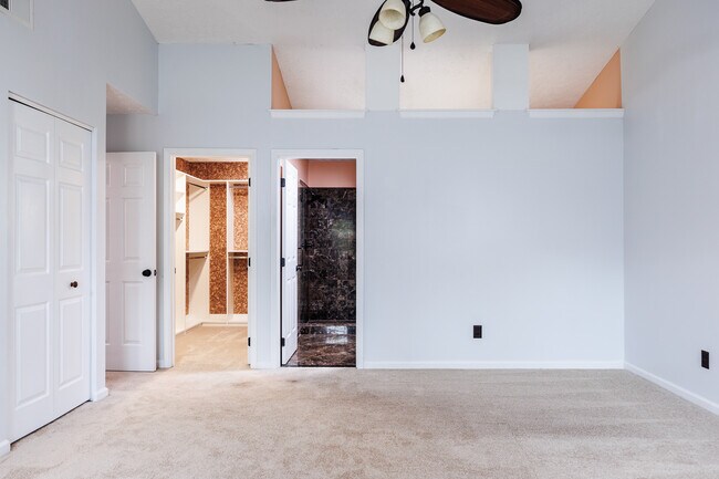 Building Photo - 206 Maumee Ct