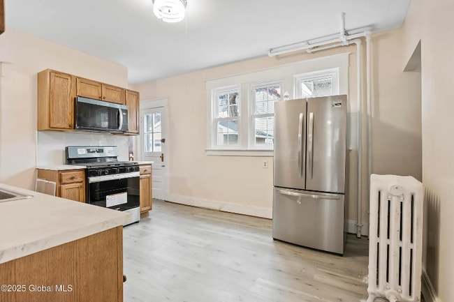 Building Photo - 559 Myrtle Ave