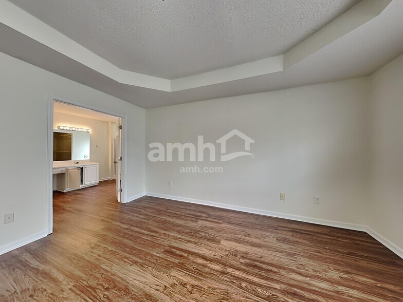 Building Photo - 105 Bay Hill Dr