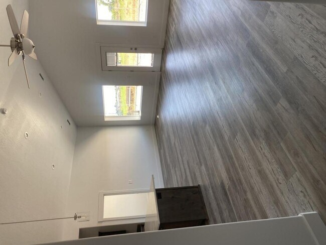 Building Photo - 2104 3125 W