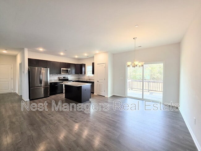 Building Photo - 245 Southern Pl