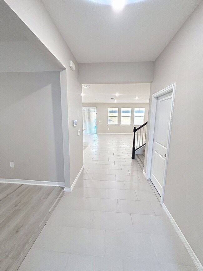 Building Photo - 12657 Promenade Estates Blvd