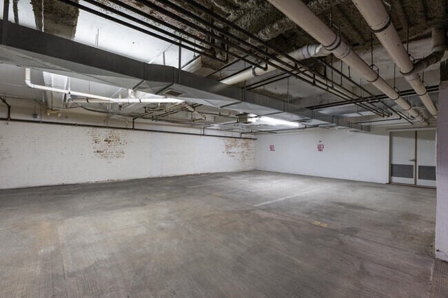 Building Photo - 85 Broadway