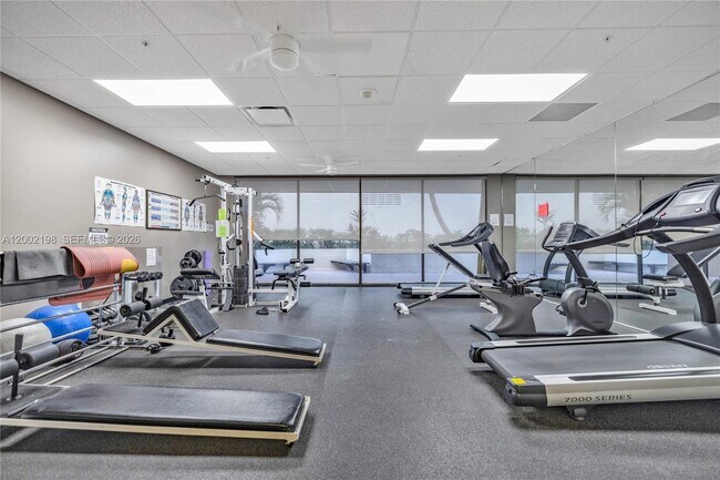 Building Photo - 1623 Collins Ave