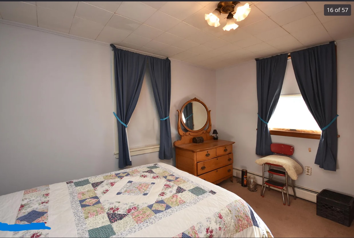 Building Photo - 319 Fenn St