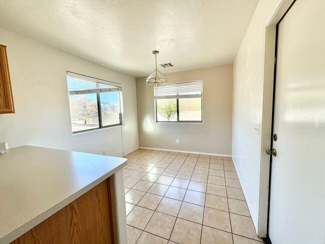 Building Photo - 3BR/2BA/2CG, 1337 sq.ft. rental in Sierra Vista, AZ