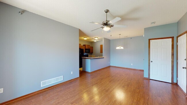 Building Photo - Fantastic condo in Ankeny-6mo Lease Option